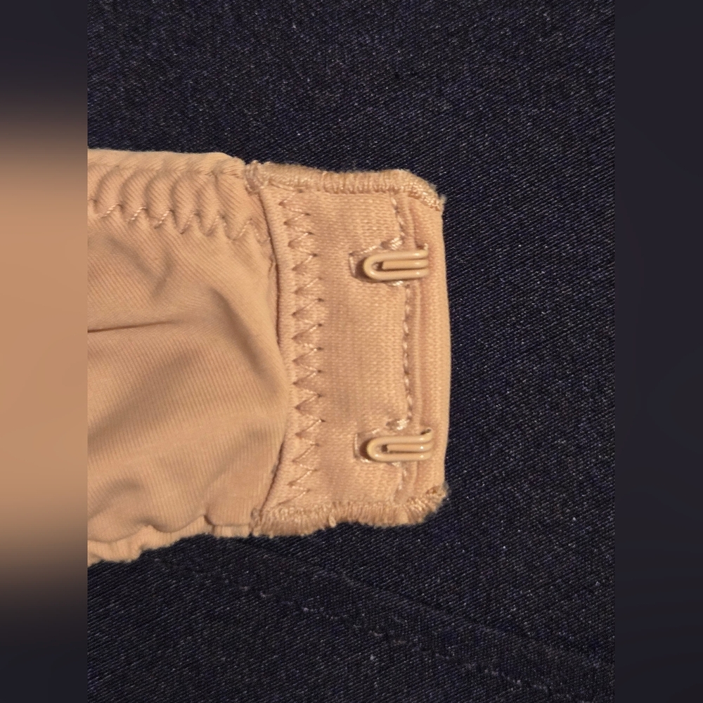 **SOLD 👙**Victoria's Secret Nude Bra - Picture 10 of 10